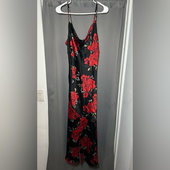 Lulus Romantic Black Floral Print Satin Cowl Neck Wedding Guest Maxi Dress M - Picture 3 of 16